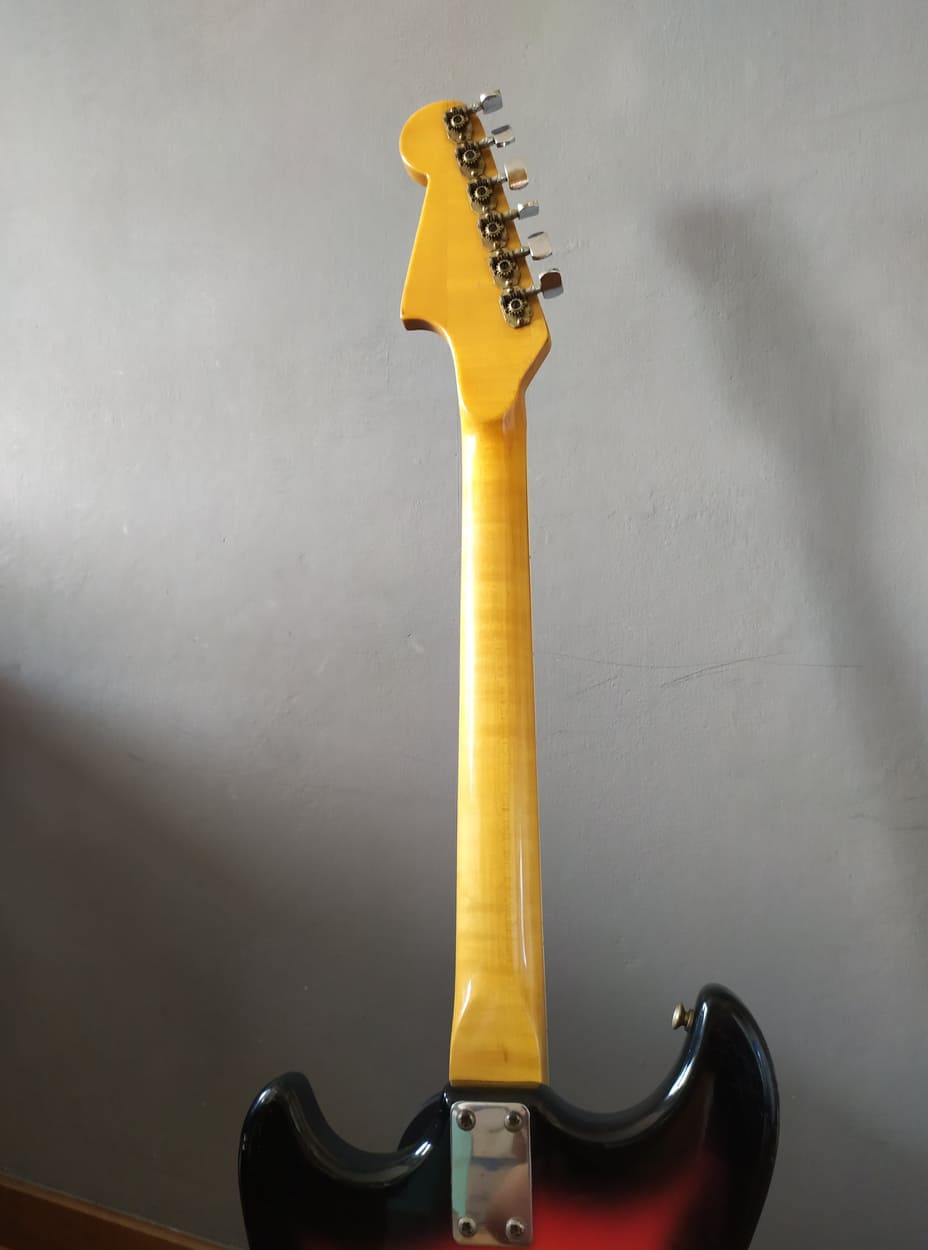 backguit2_harmond_classic_2_vintage